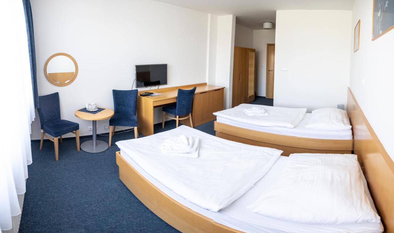 Hotel Puls Ostrava Exterior photo